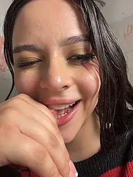 Victoriaxx_ - Squirt in your face
