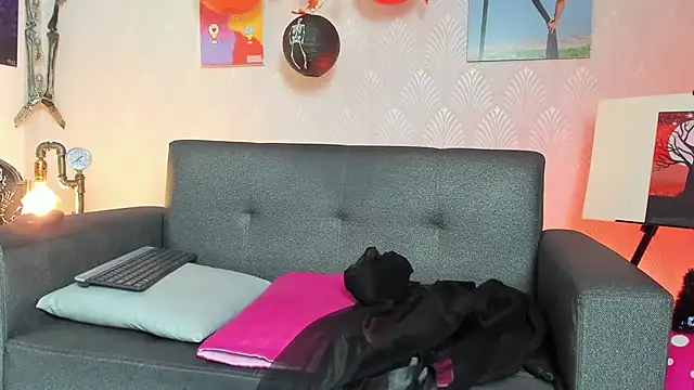 Alaia_Love77 - RUB KITTY THROUGH PANTY 💦💥