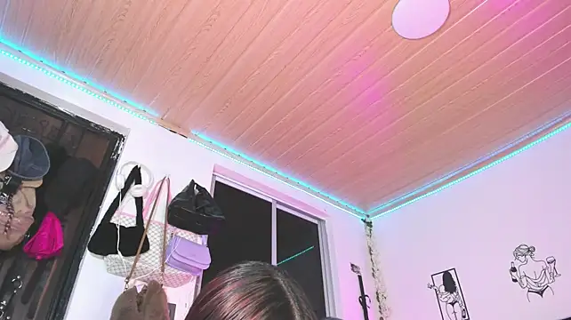 Anna_belly