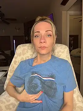 EdenDelilah1 - Rub Nipples
