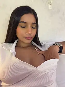 AlessiaVallmont - HUSH on my ass & deep pussy fingering