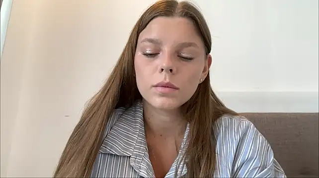 AmieLendor - video of my intense squirt in PM
