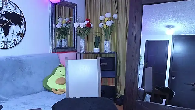 MightyLaura1 - Sit on your face