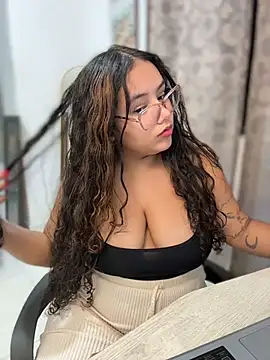 CurlyGirl_1 - 🍓Take off panty, see asshole