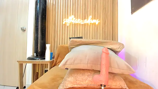 Sofhiaa_adaams - oil in my ass + plug anal