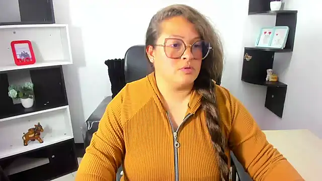 SaraThonson_ - 😈spank ass + show pussy😍