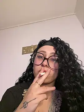 Queenlo_xxx - gagne 2 vidéos très HARD🔥