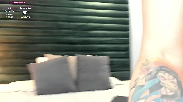 ValeryMontenegro - OIL MY BODY !