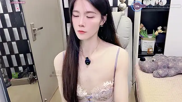 Yueyue-MM - 假男友摩擦妹妹1分钟