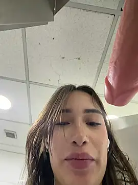 Sweet_Milaa1 - RIDE DILDO IN PUBLIC BATHROOM🤭
