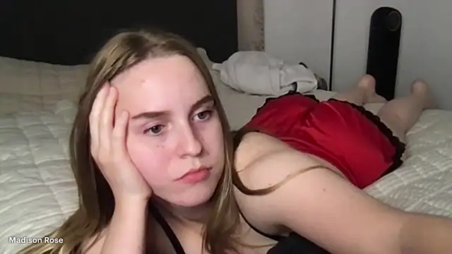 Itsmadisonrosee - titty flash 🍒