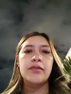Alana_69 - Walking full naked at mall! Risky100%