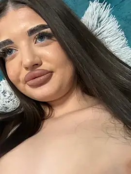 KenzieLou - Let s spread those holes 🍑