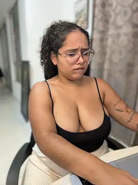 CurlyGirl_1 - 🍓Take off panty, see asshole