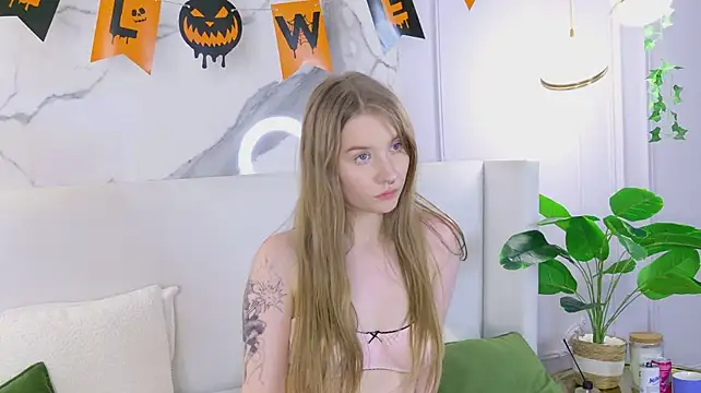 Flora_DeVille - sexy view from below