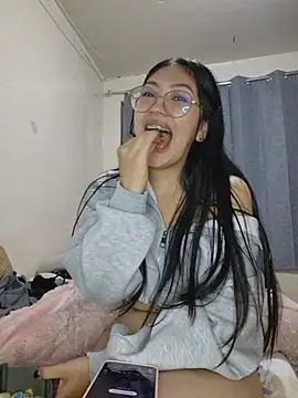 Victoria_722 - OIL TITS AND SNAP