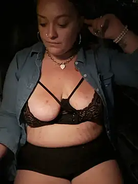 OGKarma - Outside topless 🤭🥵