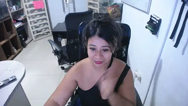Ashley_latina02 - Vibrations in my office