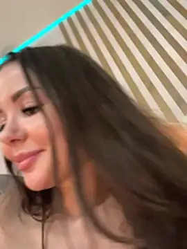 Alina_Vibe_Me