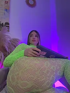 Ashleyjenner_ - Open pussy 💚