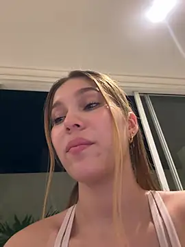 Nikii__ - Show titssssss