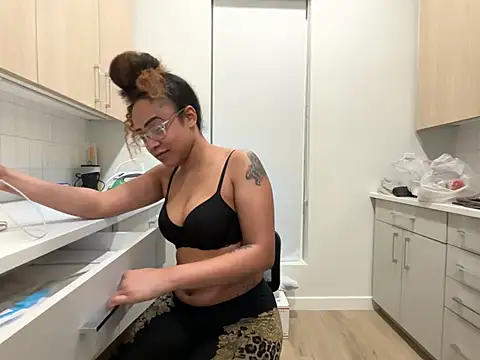 ReeseZen - Drooly dildo suck w/ deepthroat
