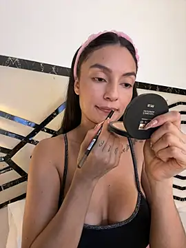 MiaKane99 - Wanna play in my pussy