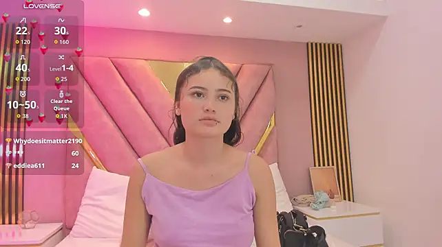 Emma_Lara1 - show pussy