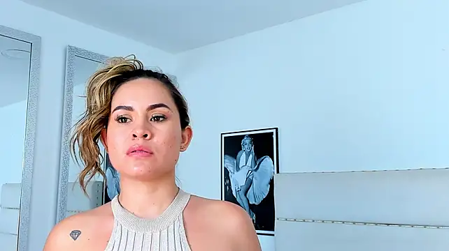 TaylorEvanss - Slide your cock between my tits🚨