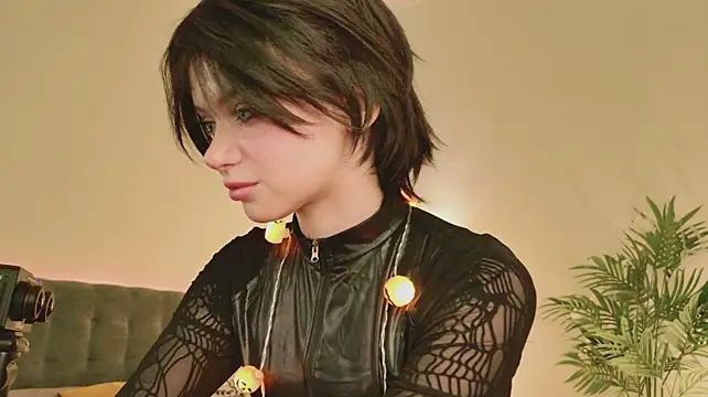 Dark_Diva - unzip my top a bit