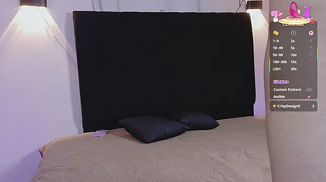 BoomChikaWow - Get naked and show twerking