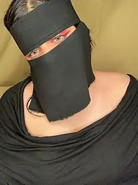 Loly- - زيت علي طيازي 🍒💋❤️