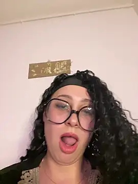 Queenlo_xxx - gagne 2 vidéos très HARD🔥