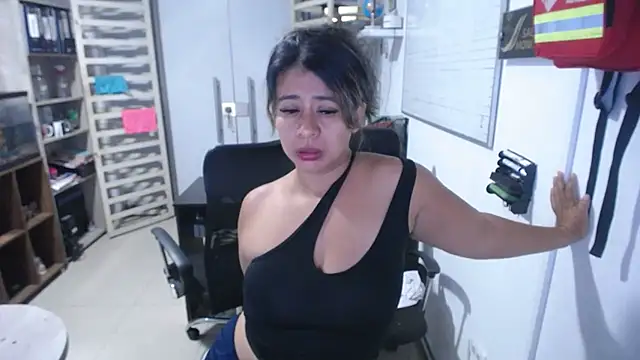 Ashley_latina02 - Vibrations in my office