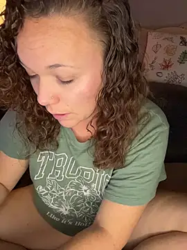 MistyNights - Booty plug:red or purple last tipper