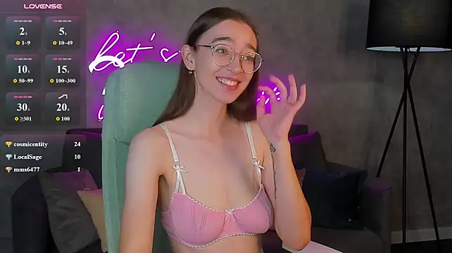 Lucy_Green - I lower the strap