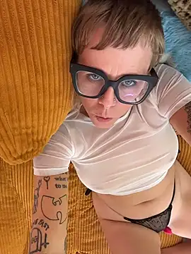 Goodgirlbabydoll - Up close pussy spread!