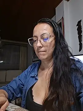 Lauryn_Jones - SHOW MY TITS