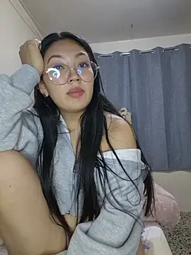 Victoria_722 - OIL TITS AND SNAP