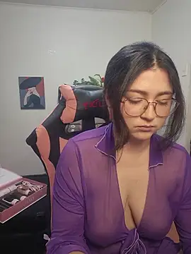 Valentinauwu - Flash boobies
