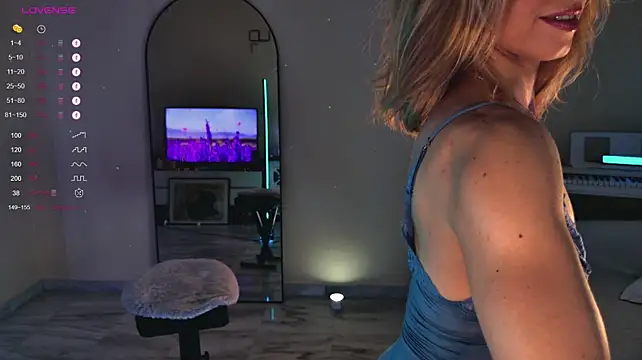 Arielle__03 - flex my butt