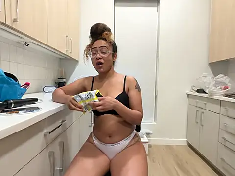 ReeseZen - Drooly dildo suck w/ deepthroat
