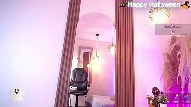 AmaraDavis1 - Show my ass in doggy + spanks x 7🍑