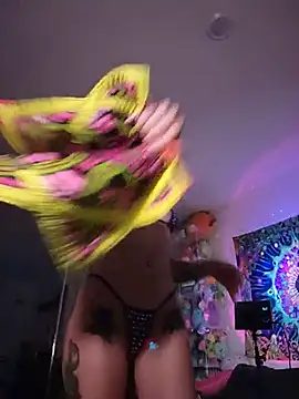 LucidLucy - Panties off & let me sit on ur face