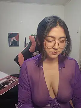 Valentinauwu - Flash boobies