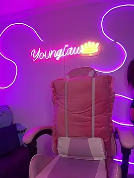 Yovng___Lau - Cowgirl u dick
