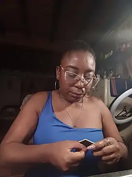 ChanneldelaCroix - SALIVA BOOBS💦