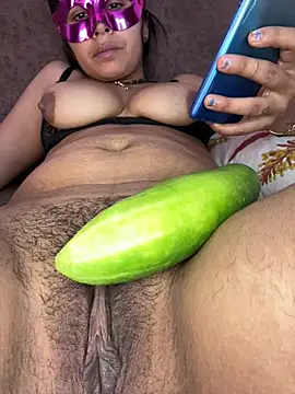 Juicey_bhabhi_pussy - Spit on pussy and boobs check insta boys