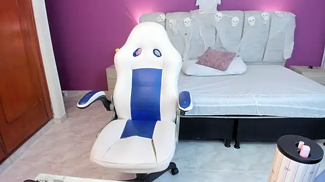 Littlee_Noemi - MILK OF MY BOOBS