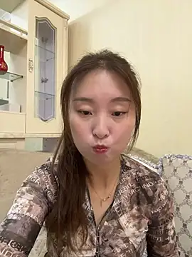 Lianer_520 - 平台首秀，希望哥哥们多多支持莲儿！